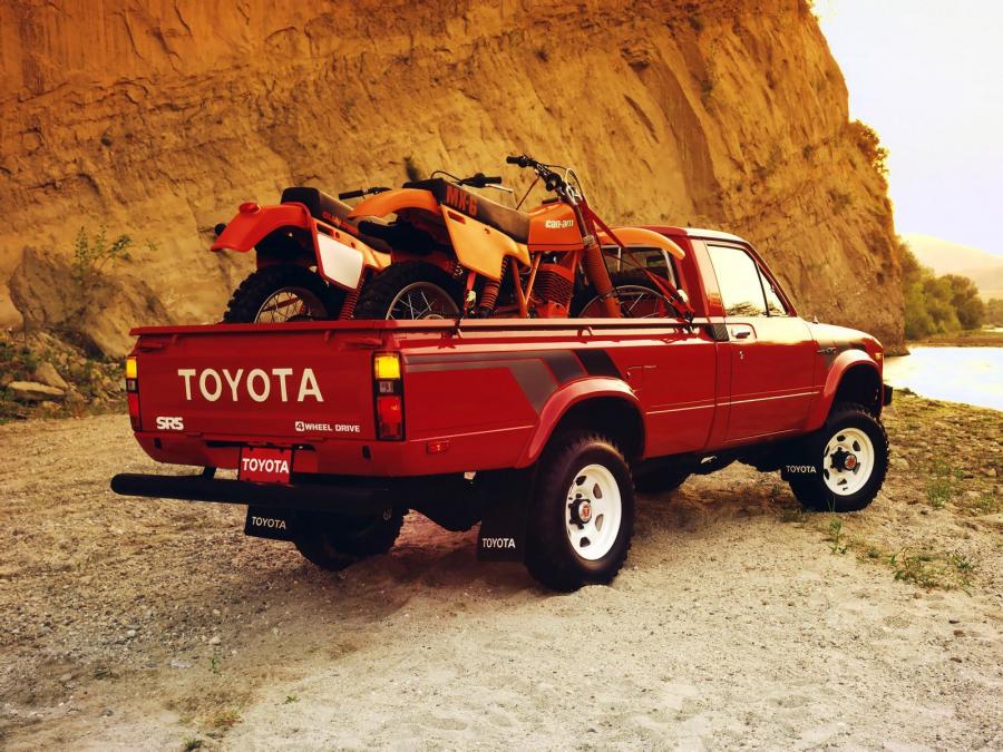  Toyota SR5 Long Sport Truck 4WD 1982 года  (фото 2 из 9)